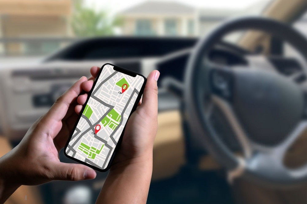 Hình ảnh minh họa thiết bị định vị ô tô sử dụng công nghệ GPS