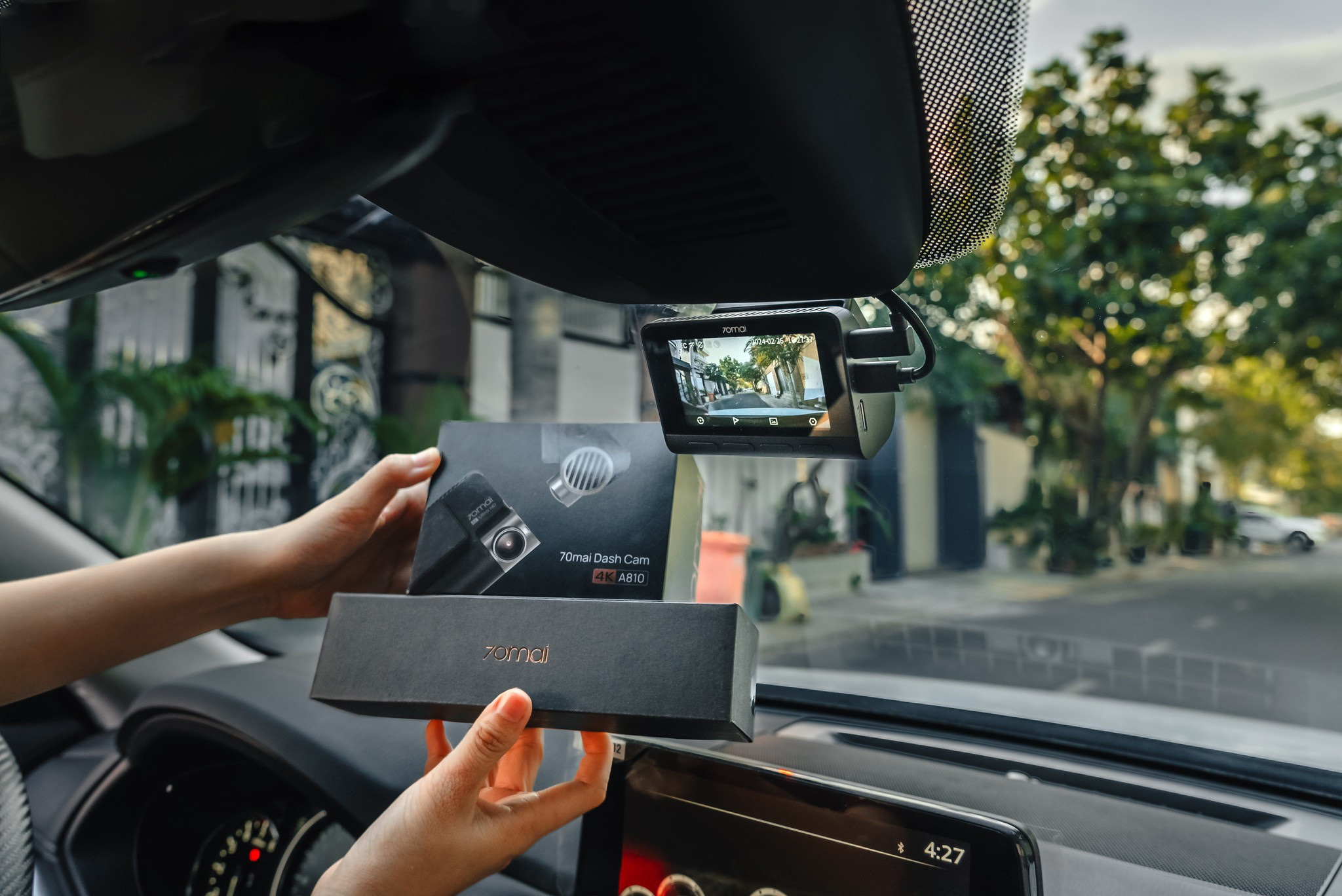 Hình ảnh rõ nét từ camera hành trình ghi lại khung cảnh đường đi