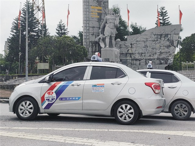 Hình ảnh tổng đài hoặc trung tâm đặt xe taxi tại Đan Phượng hoạt động
