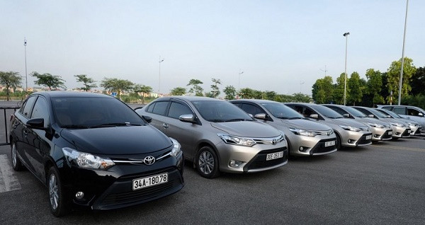 Hình ảnh tổng đài viên tiếp nhận cuộc gọi taxi tại Ô Môn Cần Thơ