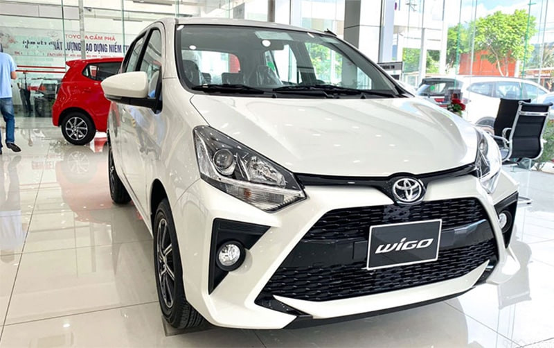 Hình ảnh tổng thể xe Toyota Wigo 2022, nổi bật với thiết kế hatchback đô thị trẻ trung