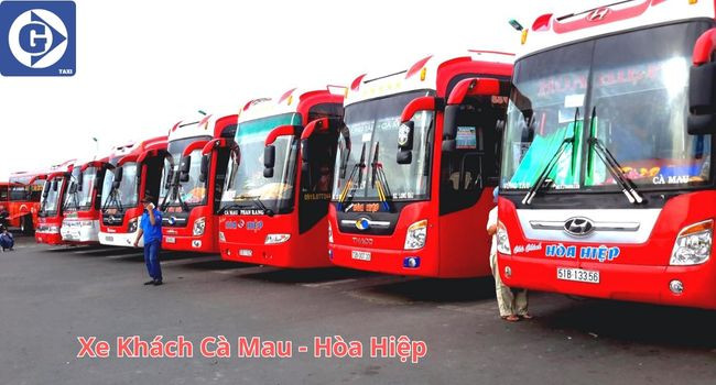 Hình ảnh xe khách đang di chuyển tại Cà Mau