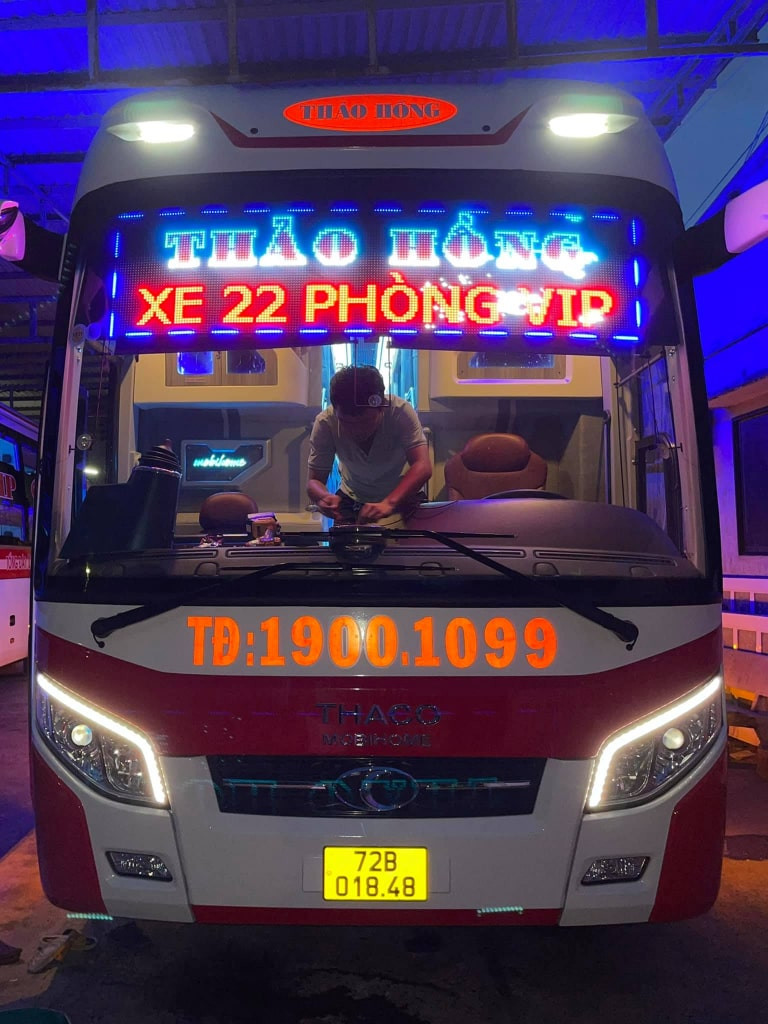 Hình ảnh xe khách di chuyển trên tuyến đường Đà Lạt Vũng Tàu