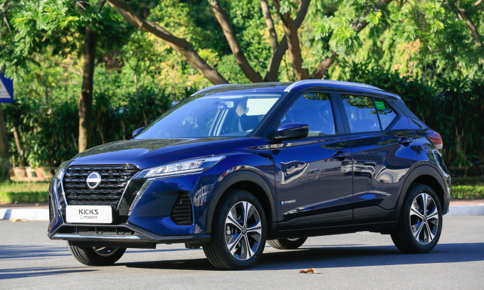 Hình ảnh xe Nissan Kicks e-POWER ngoại thất màu trắng nổi bật