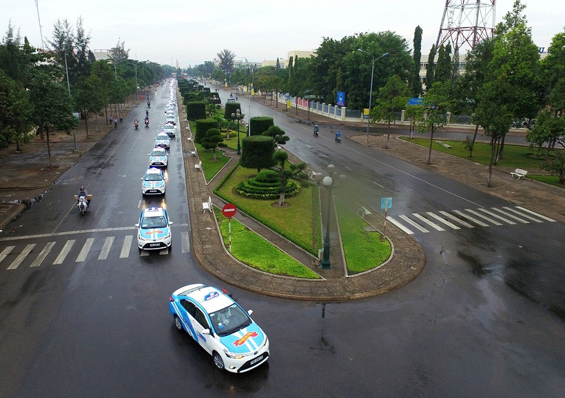 Hình ảnh xe taxi đang hoạt động tại Huyện Hàm Tân