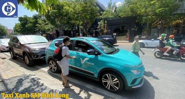 Hình ảnh xe taxi điện Xanh SM tại Bình Long, biểu tượng di chuyển xanh