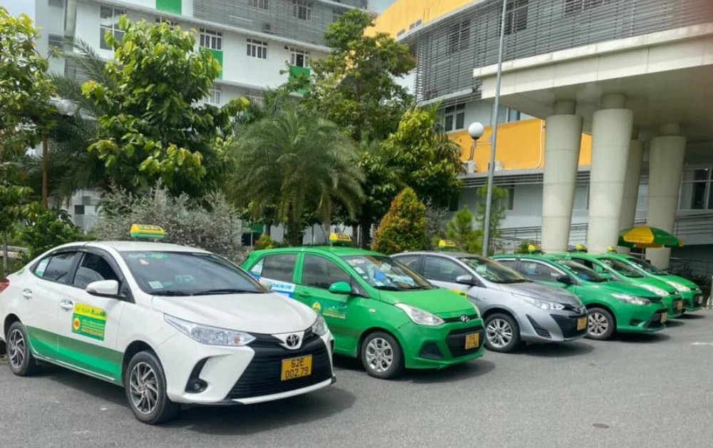 Hình ảnh xe taxi Mai Linh hoạt động ở Đức Hòa