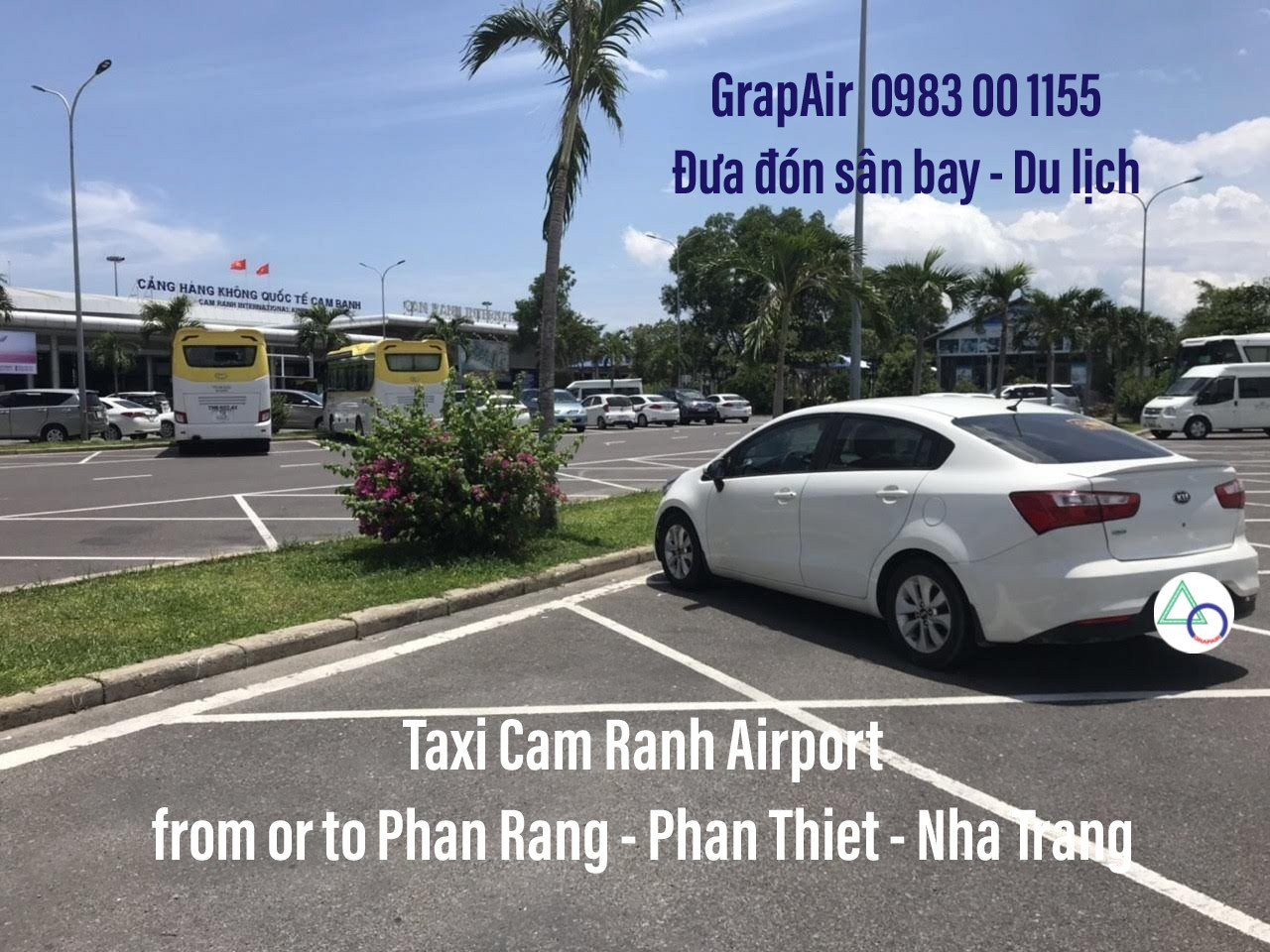 Hình ảnh xe taxi sân bay đậu chờ khách