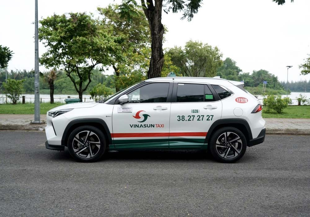Hình ảnh xe taxi Vinasun sẵn sàng phục vụ tại thành phố Phan Thiết