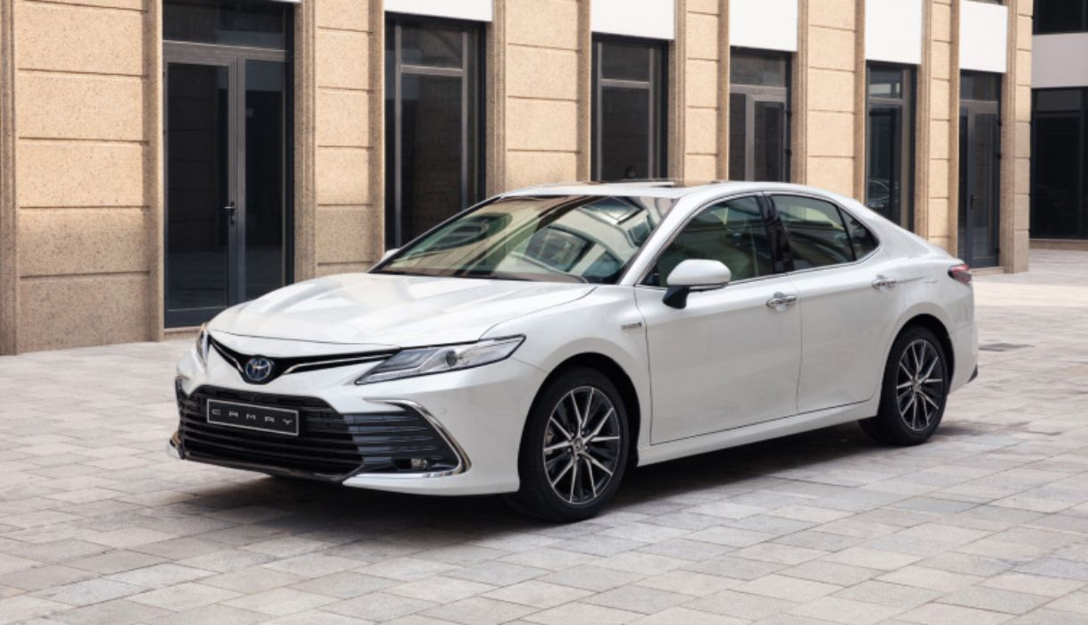 Hình ảnh xe Toyota Camry 2022 trang bị phanh tay điện tử