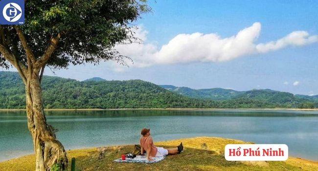 Hồ Phú Ninh với cảnh quan non nước hữu tình, được ví như "Đà Lạt của Quảng Nam" khi du lịch Tam Kỳ