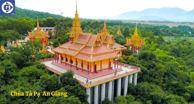 Hồ Tà Pạ xanh ngắt gần Chùa Tà Pạ An Giang