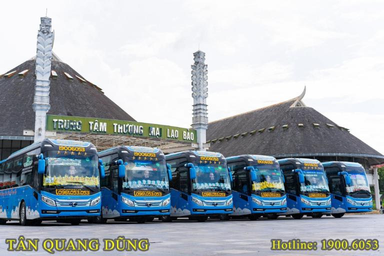 Hỗ trợ đặt vé qua tổng đài hotline của Nhà xe Tân Quang Dũng