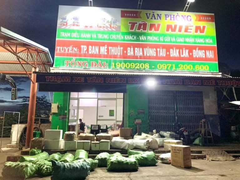Hỗ trợ vận chuyển hàng hóa tại văn phòng xe Tân Niên