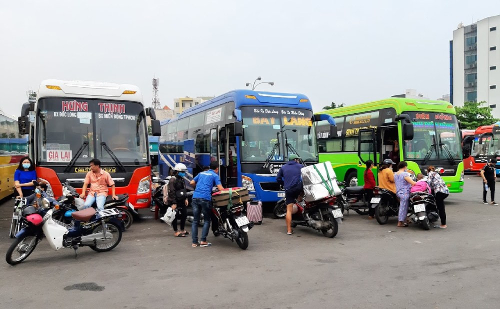 Hoạt động nhộn nhịp tại bến xe Đức Long Gia Lai với đa dạng loại xe khách