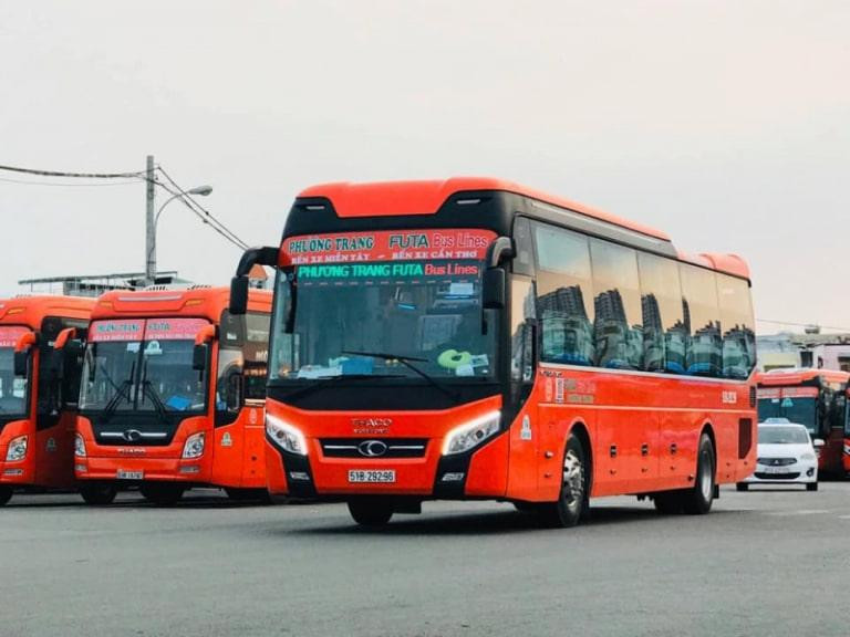 Hoạt động nhộn nhịp tại Bến xe Thạnh Phú khu vực miền Tây