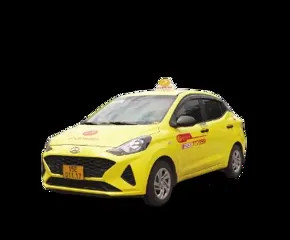 Hyundai Grand i10 màu trắng bạc sẵn sàng phục vụ taxi Én Vàng