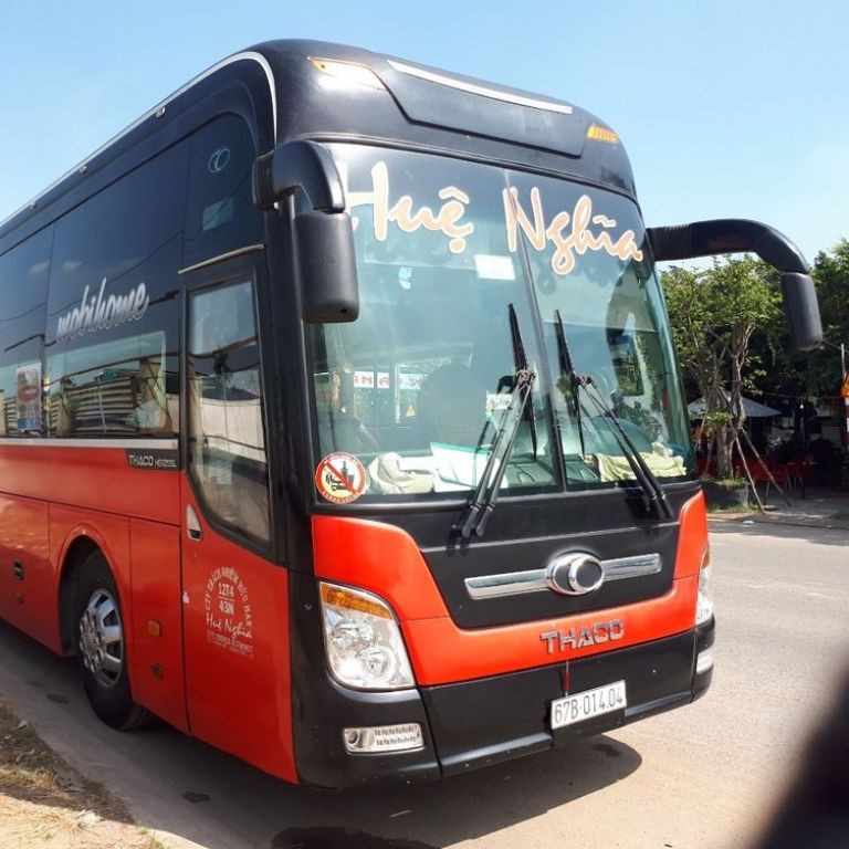 Khách hàng chuẩn bị hành trình cùng Huệ Nghĩa