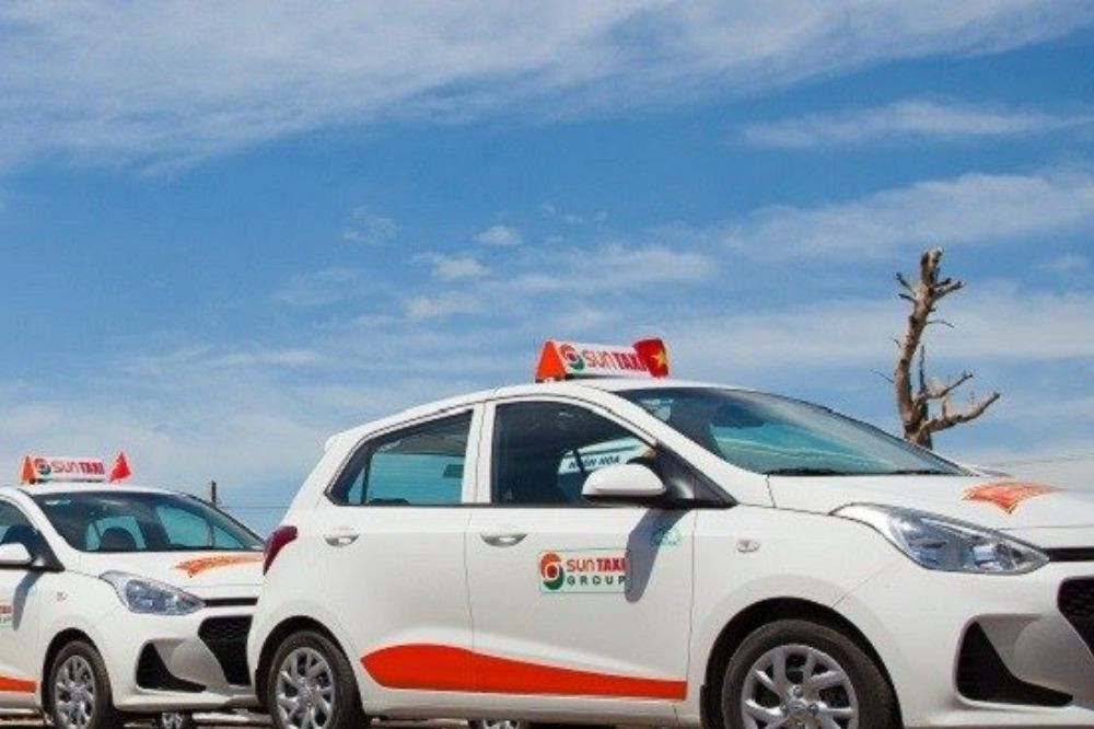 Khách hàng có thể đặt xe nhanh chóng với app SunTaxi Group