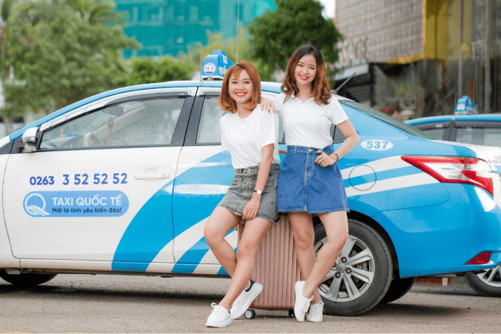 Khách hàng có thể gọi xe taxi Quốc Tế nhanh chóng qua số hotline tại Di Linh
