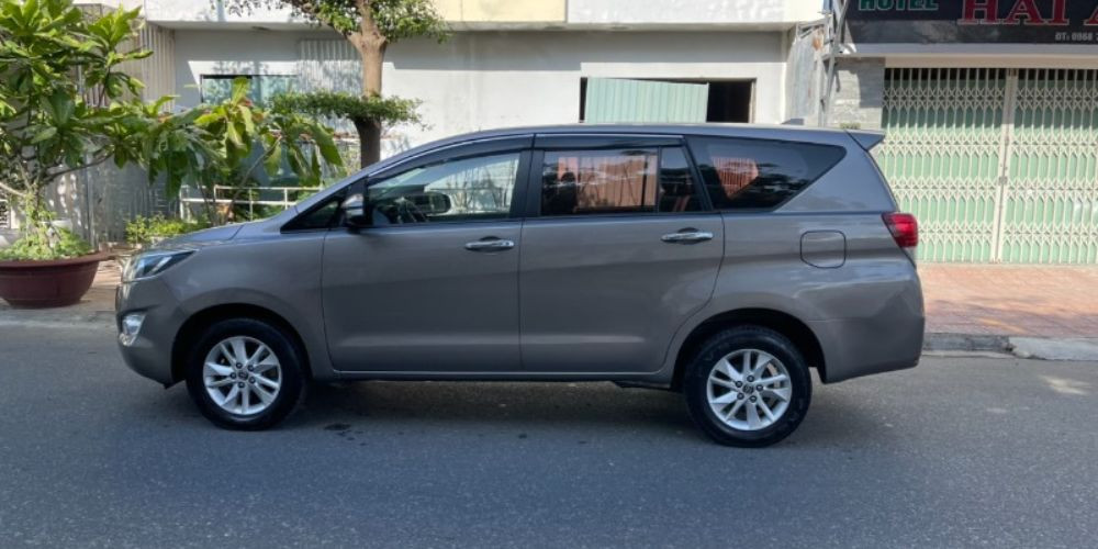 Khách hàng dễ dàng đặt taxi Diên Khánh thông qua hotline của nhà xe hoặc website