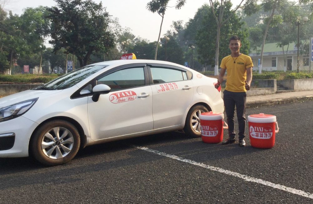 Khách hàng trải nghiệm dịch vụ taxi Thảo Nhi an toàn và thân thiện tại Đồng Xoài