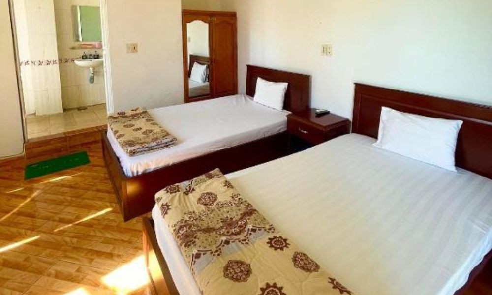 Khách sạn Mạnh Lê Gia cung cấp các tiện nghi cơ bản nhất cho du khách