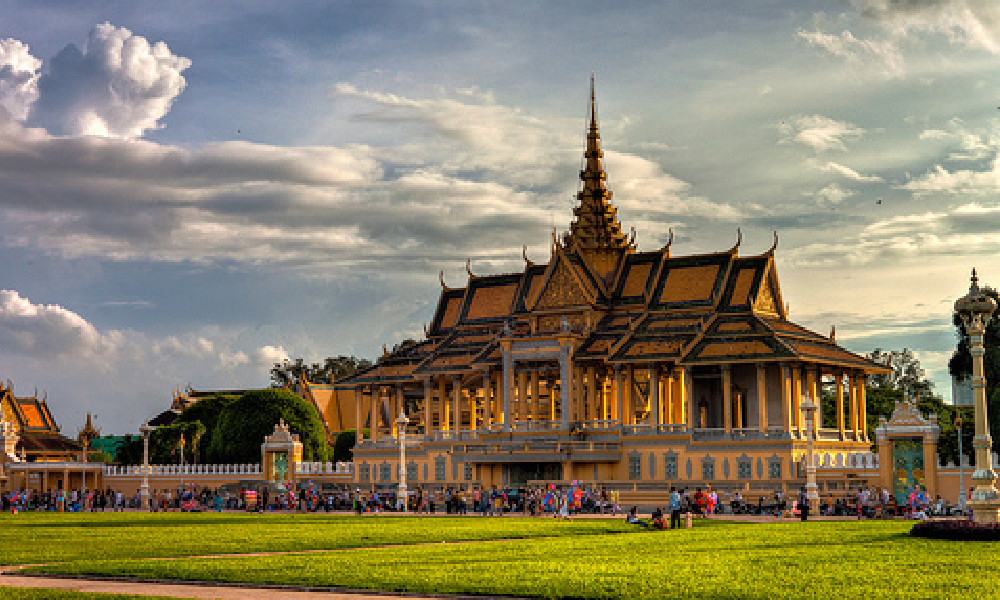 Khám phá chùa Wat Phnom khi phượt Campuchia
