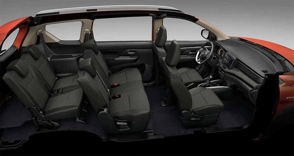 Khoang lái và bảng điều khiển Suzuki XL7 2020
