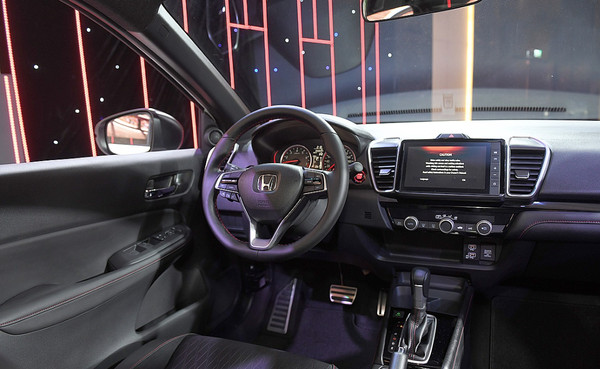 Khoang nội thất rộng rãi của Honda City