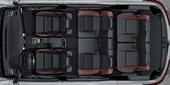 Khoang nội thất rộng rãi và sang trọng của Toyota Fortuner Legender 2024 với các tiện nghi hiện đại.