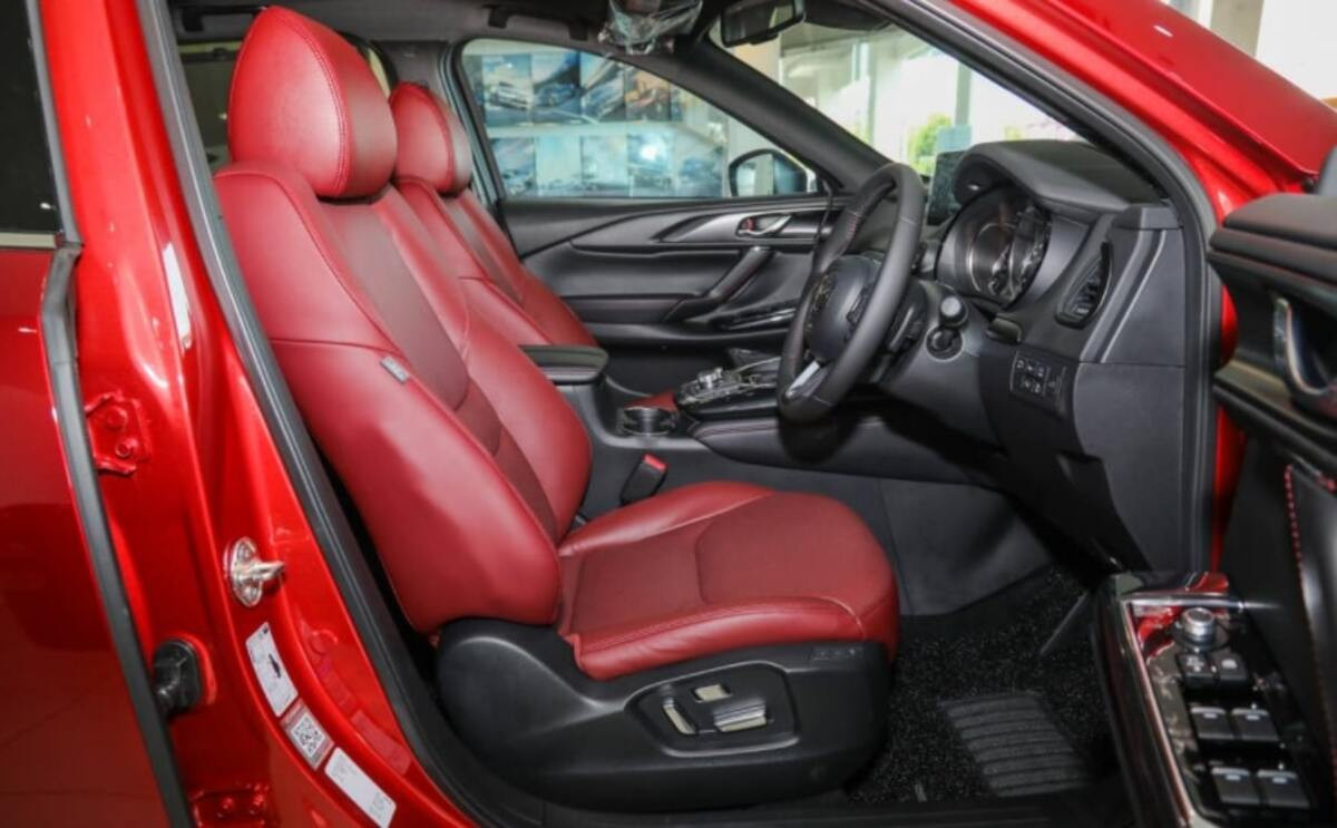 Khoang nội thất sang trọng và độc đáo của xe Mazda CX-9 2023