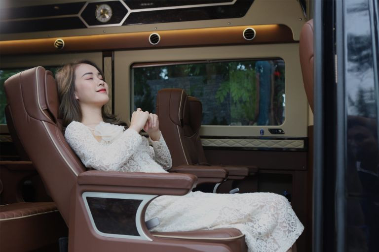 Khoang nội thất xe X.E Việt Nam tiện nghi