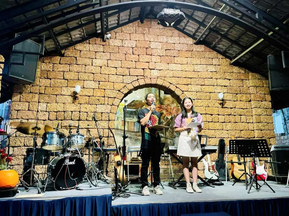 Không gian âm nhạc acoustic lãng mạn tại Cafe Cuội Pleiku