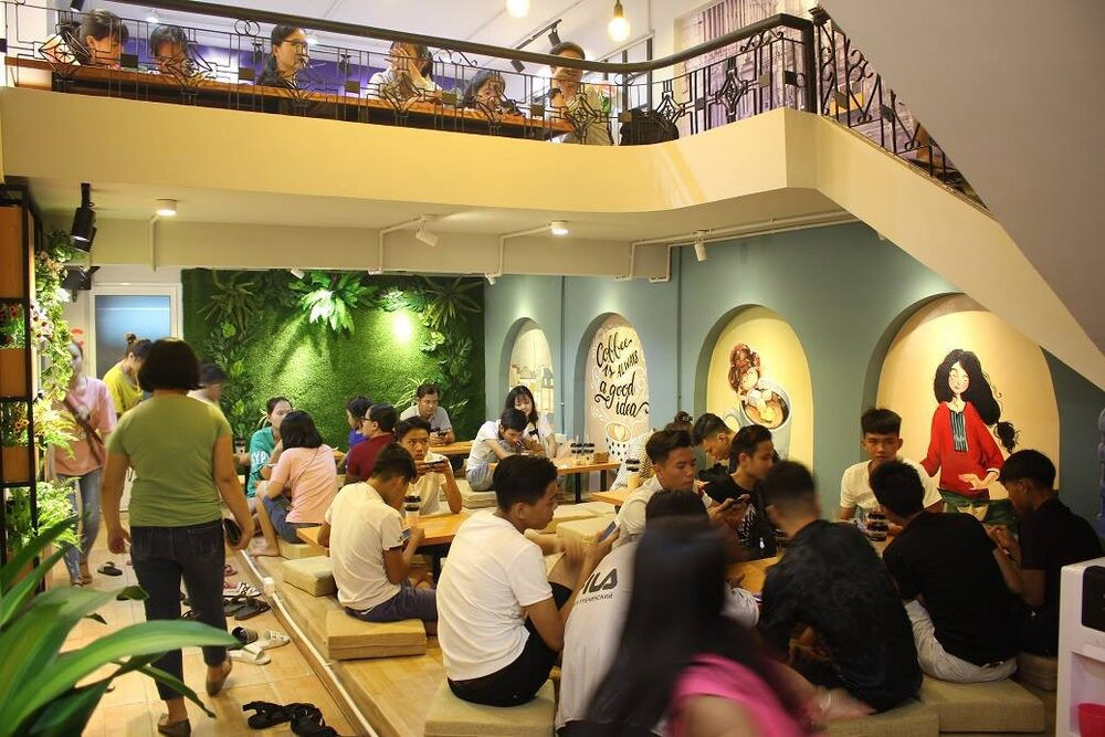 Không gian hiện đại tại quán Pozaa Tea, điểm hẹn trà sữa Quy Nhơn được yêu thích.