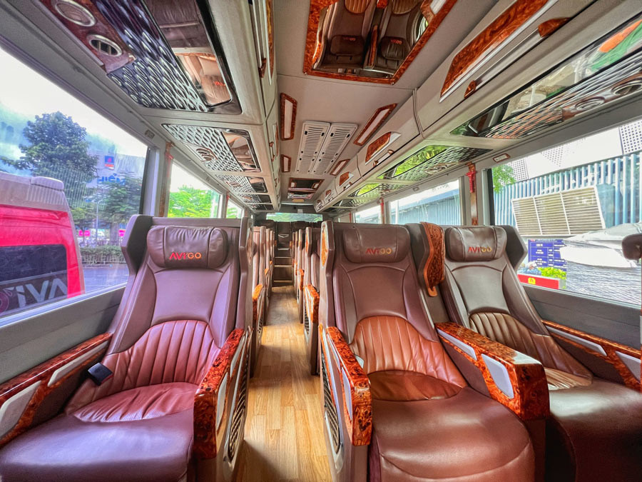 Không gian nội thất rộng rãi bên trong xe Avigo Limousine