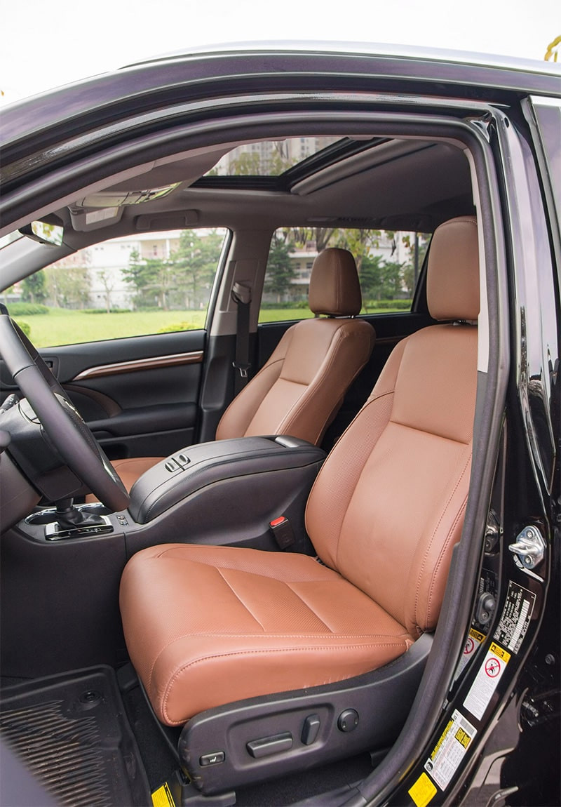 Không gian nội thất rộng rãi và tiện nghi của Toyota Highlander 2019