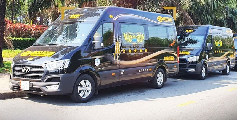 Không gian nội thất tiện nghi của xe limousine đi Vũng Tàu