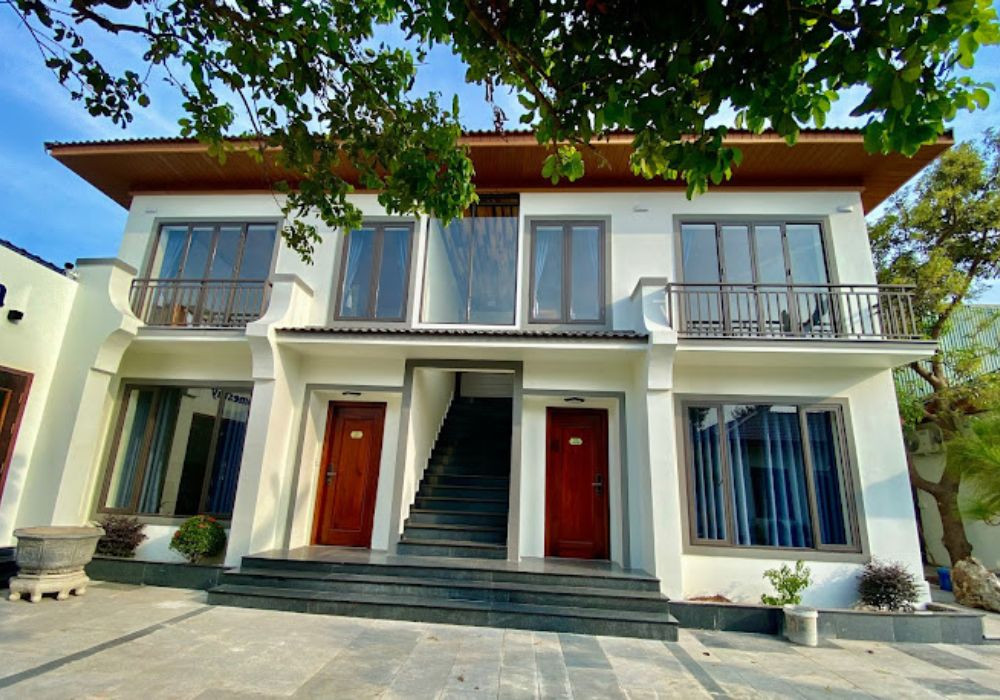 Không gian phòng ngủ thoáng đãng tại Chí Thanh Hotel Homestay Chư Sê