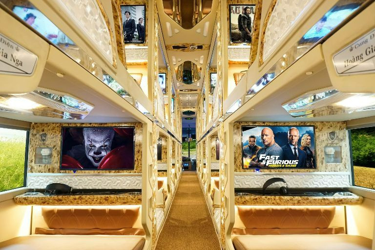 Không gian riêng tư trên xe limousine