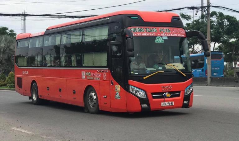Không gian rộng rãi bên trong Bến xe Ninh Hòa Khánh Hòa phục vụ hành khách