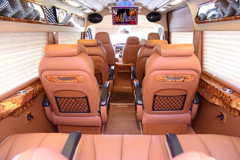 Không gian sạch sẽ, thoáng mát bên trong xe khách Hà Nội Quế Võ Thọ Hải Limousine
