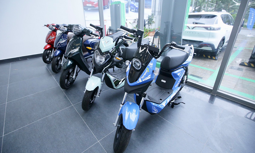 Không gian trưng bày xe điện sang trọng tại Showroom VinFast Nguyễn Văn Linh