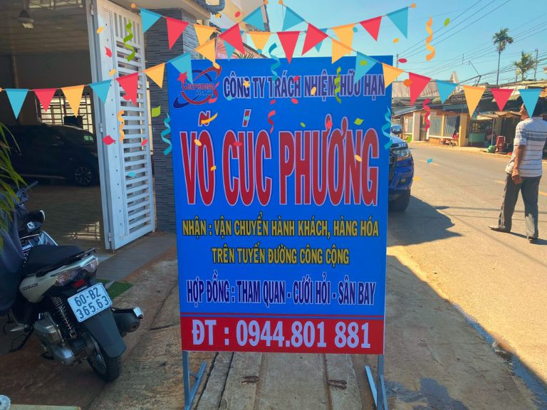 Không gian văn phòng của hãng xe Cúc Phương rộng rãi, đầy đủ tiện nghi