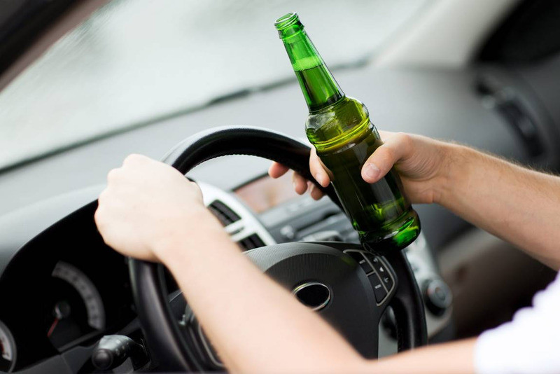Không uống rượu bia trước và trong khi lái xe ban đêm