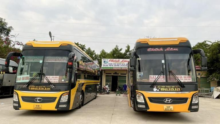 Khu vực chờ xe rộng rãi tại Bến xe Cam Ranh