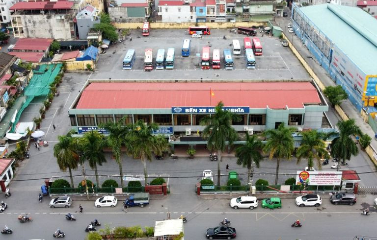 Khu vực đỗ xe khách rộng rãi tại Bến xe Thượng Lý