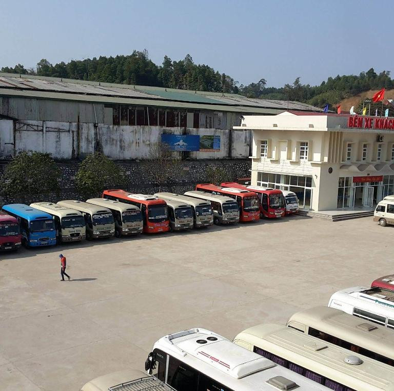 Khu vực đón khách tại Bến xe Nghĩa Lộ