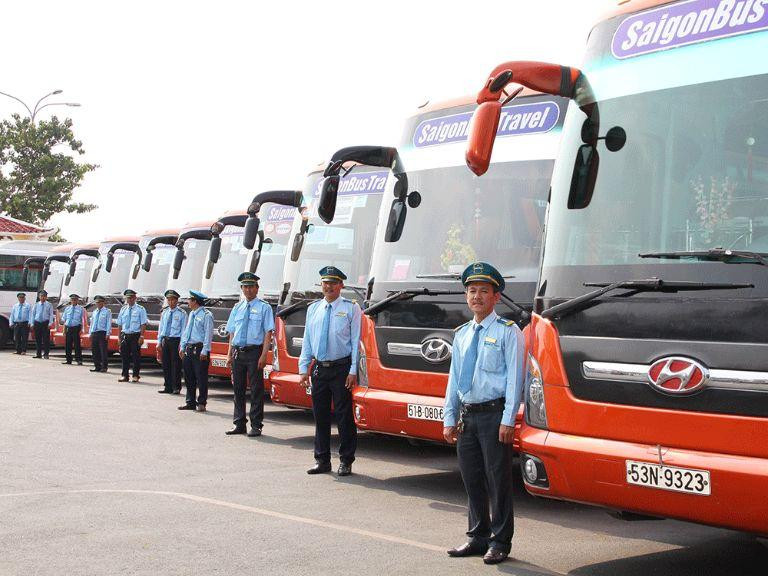 Khu vực lên xuống khách của bến xe Hưng Yên