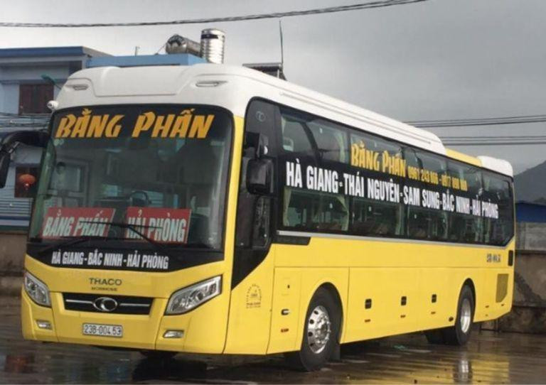 Khung cảnh hoạt động nhộn nhịp tại Bến xe Vĩnh Niệm